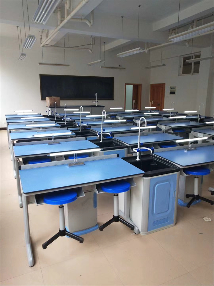 武威打造中学实验室：为学生开启科学探索之门